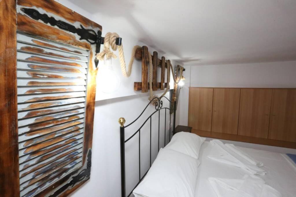 Lignum Apartment Ermoupoli Ngoại thất bức ảnh