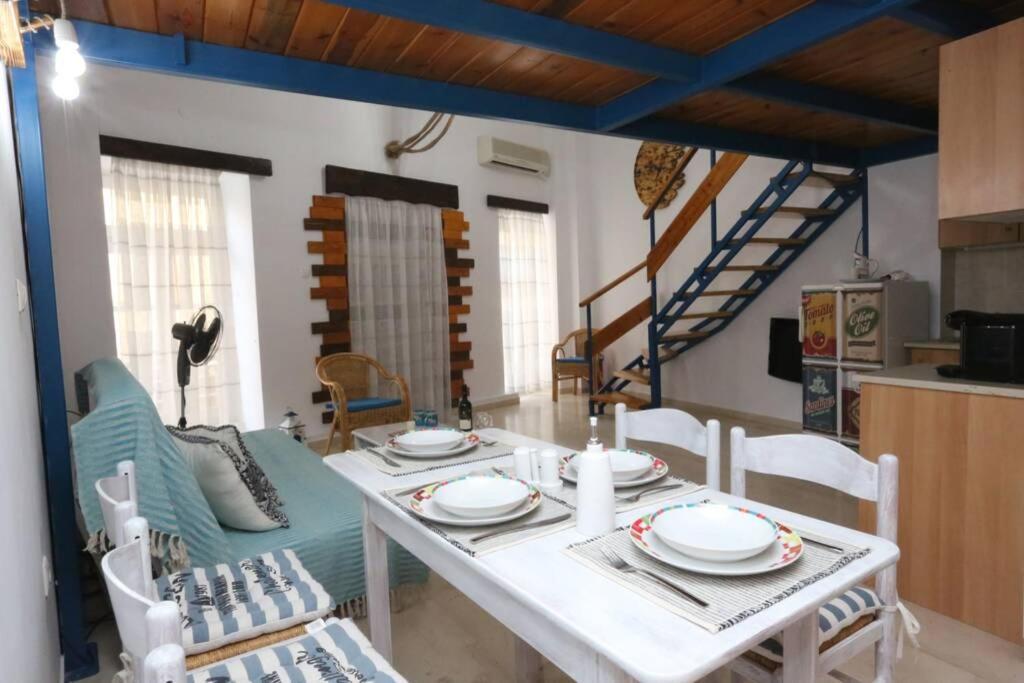 Lignum Apartment Ermoupoli Ngoại thất bức ảnh