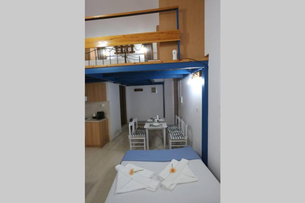 Lignum Apartment Ermoupoli Ngoại thất bức ảnh