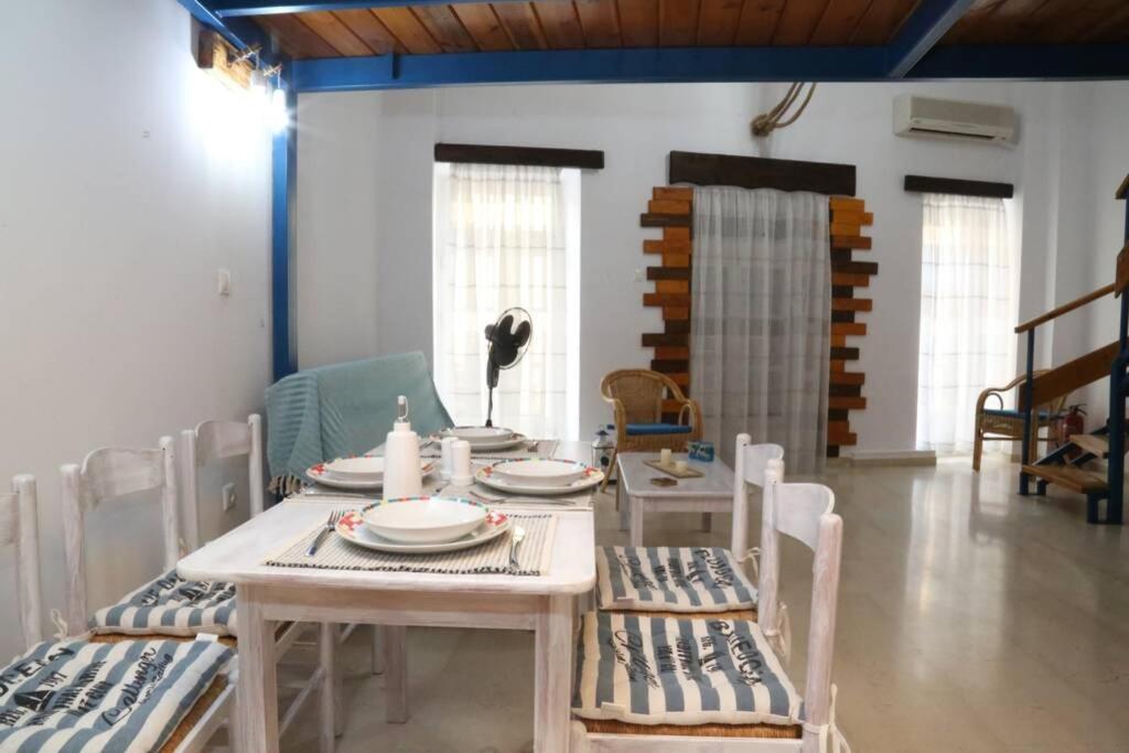 Lignum Apartment Ermoupoli Ngoại thất bức ảnh