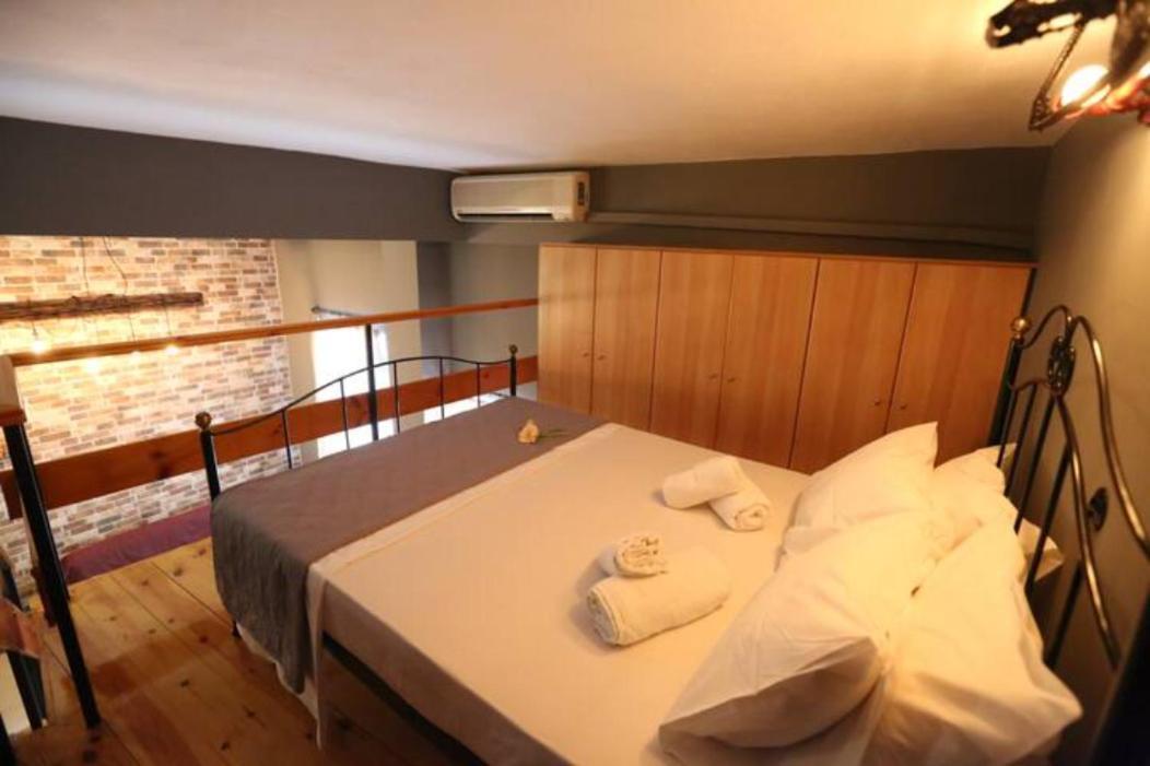 Lignum Apartment Ermoupoli Ngoại thất bức ảnh